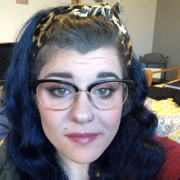 Meet your Posher, Becky - Picture 1 of 1